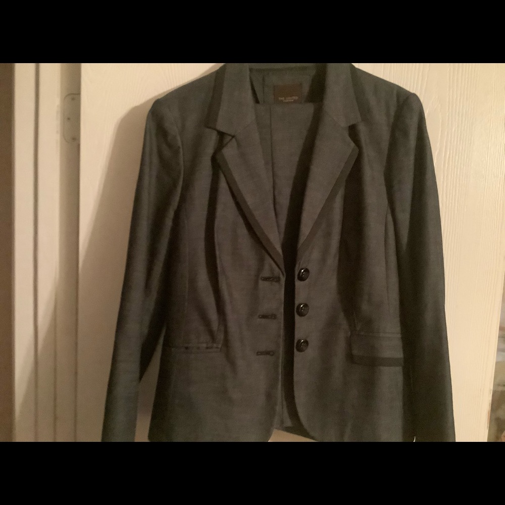 The limited denim dressy suit